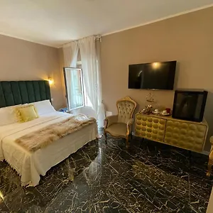 Prestige Via Romagnoli , Sirmione Italien